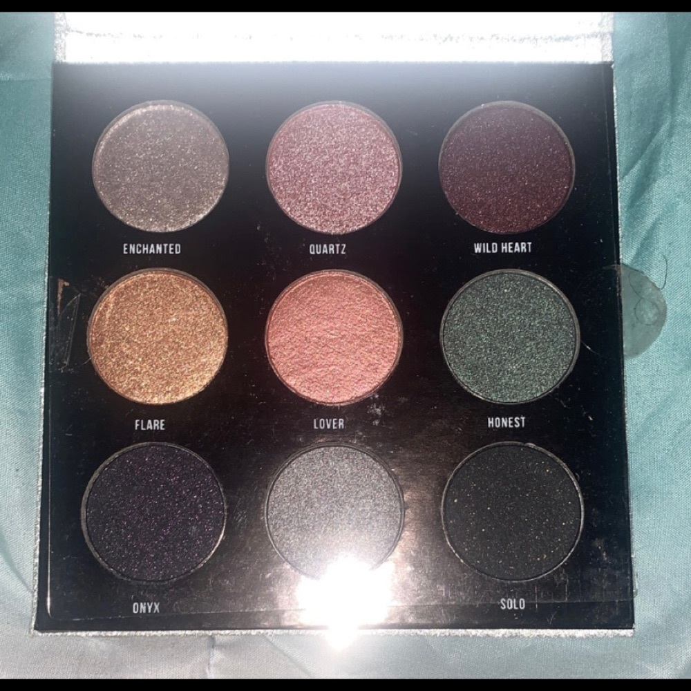 Academy of Colour Eyeshadow Pallet